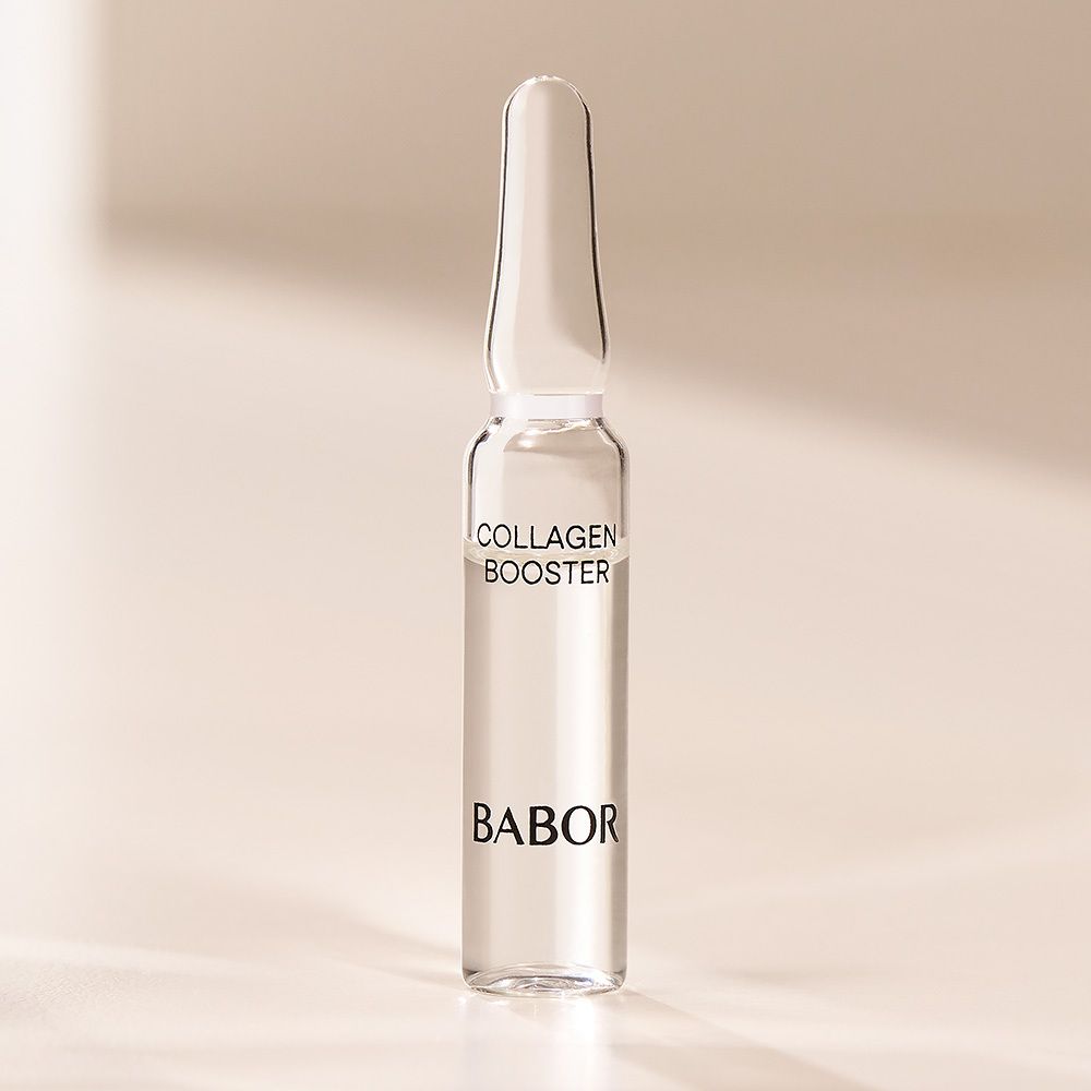 Glazen ampul met vloeistof. Opschrift Collagen Booster. Merk Babor.