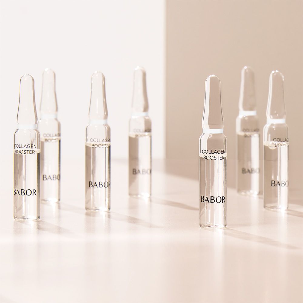 Meerdere glazen ampullen. Opschrift Collagen Booster. Merk Babor.