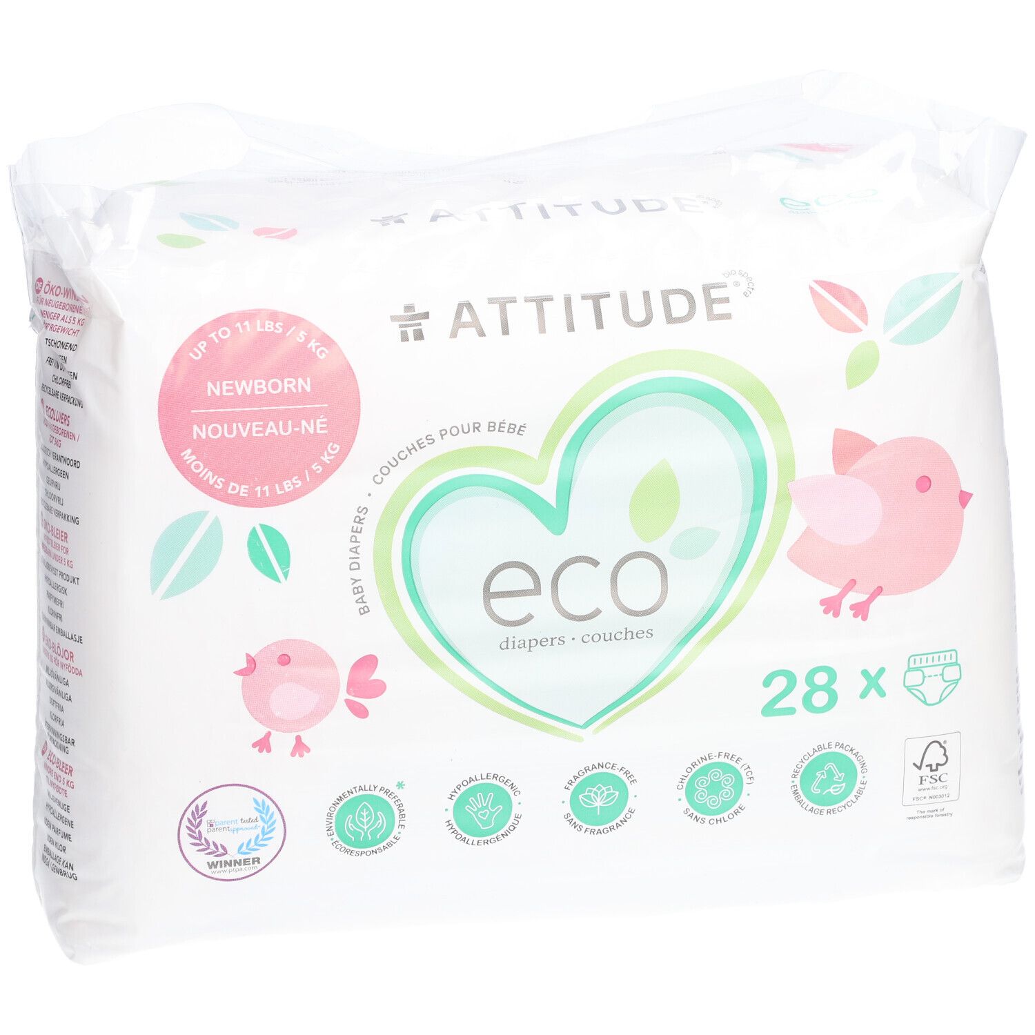 Windelpackung mit 28 Windeln für Neugeborene. Marke: Attitude Eco. Verpackung mit Illustrationen von Vögeln und Blättern.