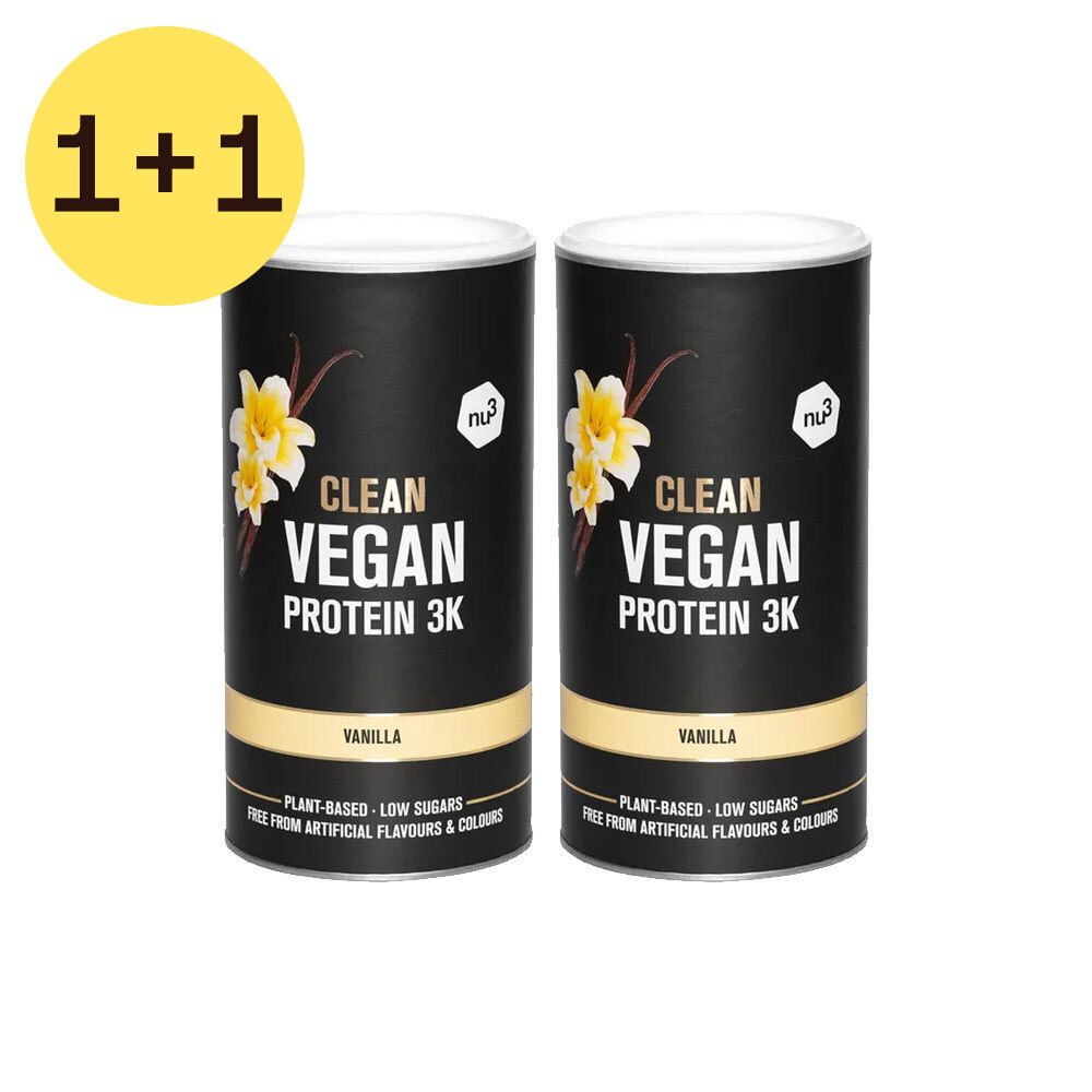 Twee potten veganistische eiwitten. Opschrift: Clean Vegan Protein 3K, Vanille. Geel 1+1 symbool. Plantaardig, weinig suiker, zonder kunstmatige smaakstoffen.