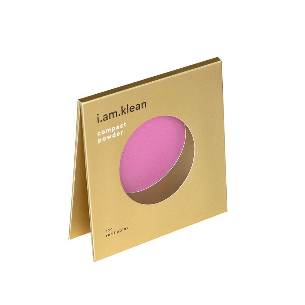 Goldfarbene Verpackung mit rosafarbenem Puder. Markenname i.am.klean und Produktbezeichnung "compact powder" sichtbar. Schräge Ansicht.