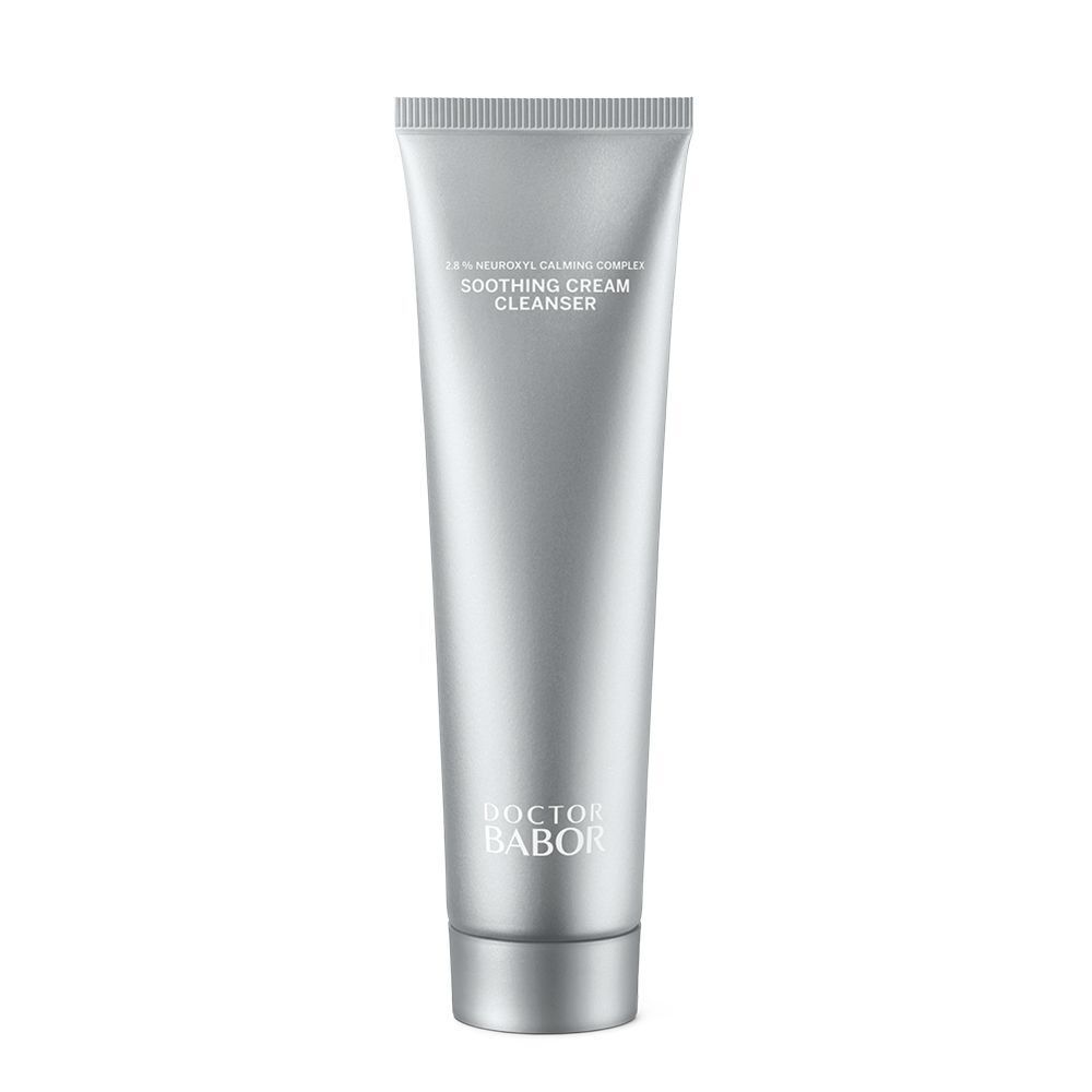 Silberne Tube mit "SOOTHING CREAM CLEANSER" und "DOCTOR BABOR" Schriftzug. Geriffelte Kappe.