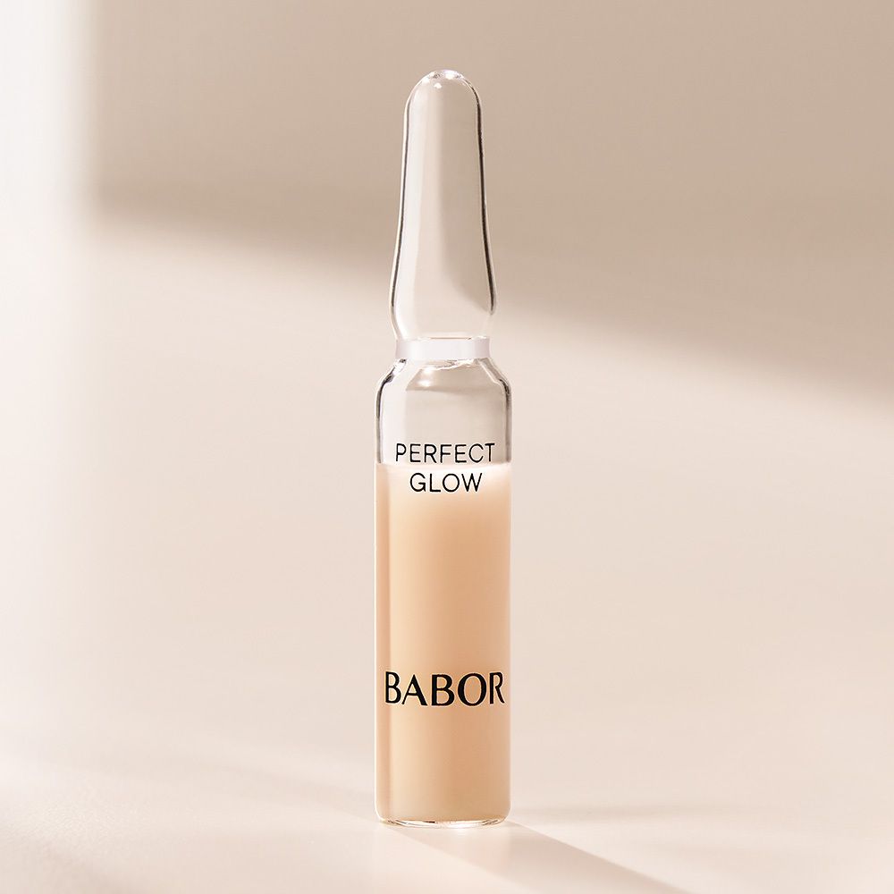 Verpackung mit Ampullen Perfect Glow Serum von BABOR.