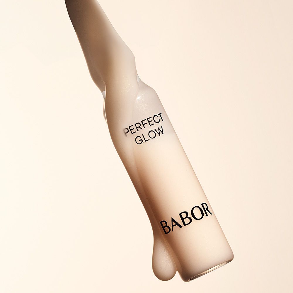 Verpackung mit Ampullen Perfect Glow Serum von BABOR.