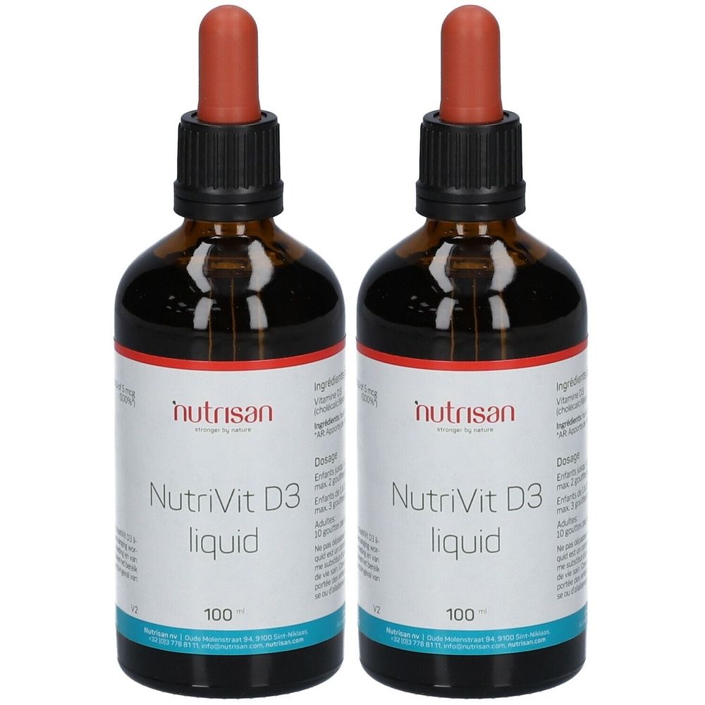 Deux flacons de NutriVit D3 Liquid avec pipettes. Flacons en verre brun avec étiquette blanche et texte rouge. Marque : Nutrisan.