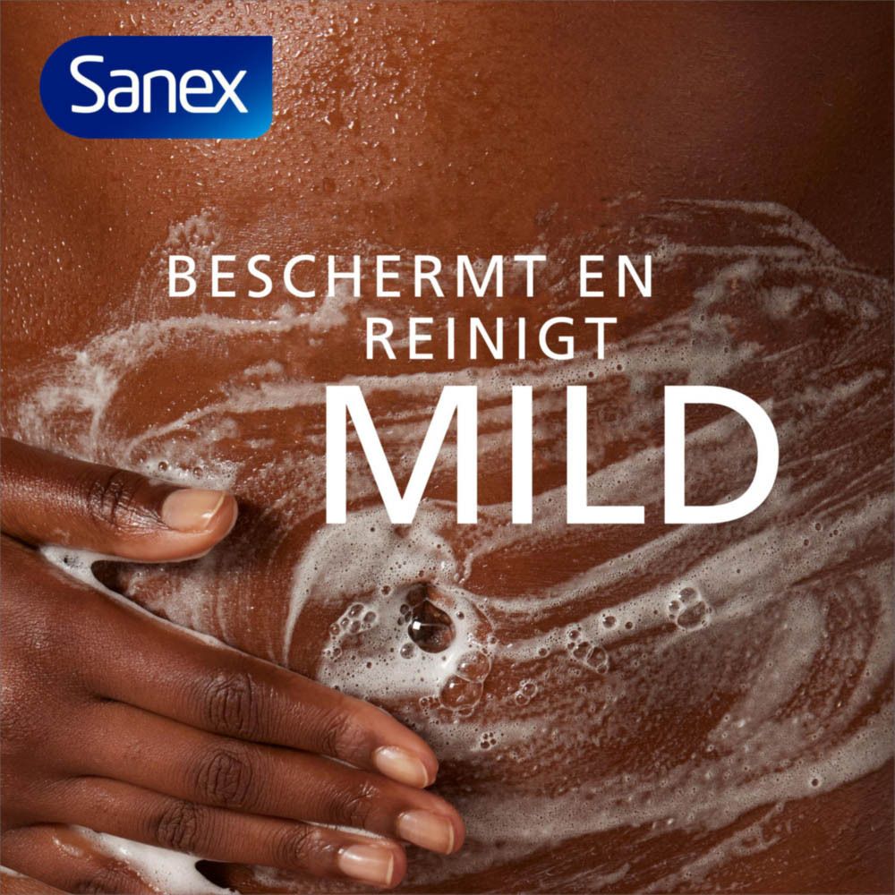 Persoon met schuim op de huid. Tekst: Beschermt en reinigt mild. Sanex logo.
