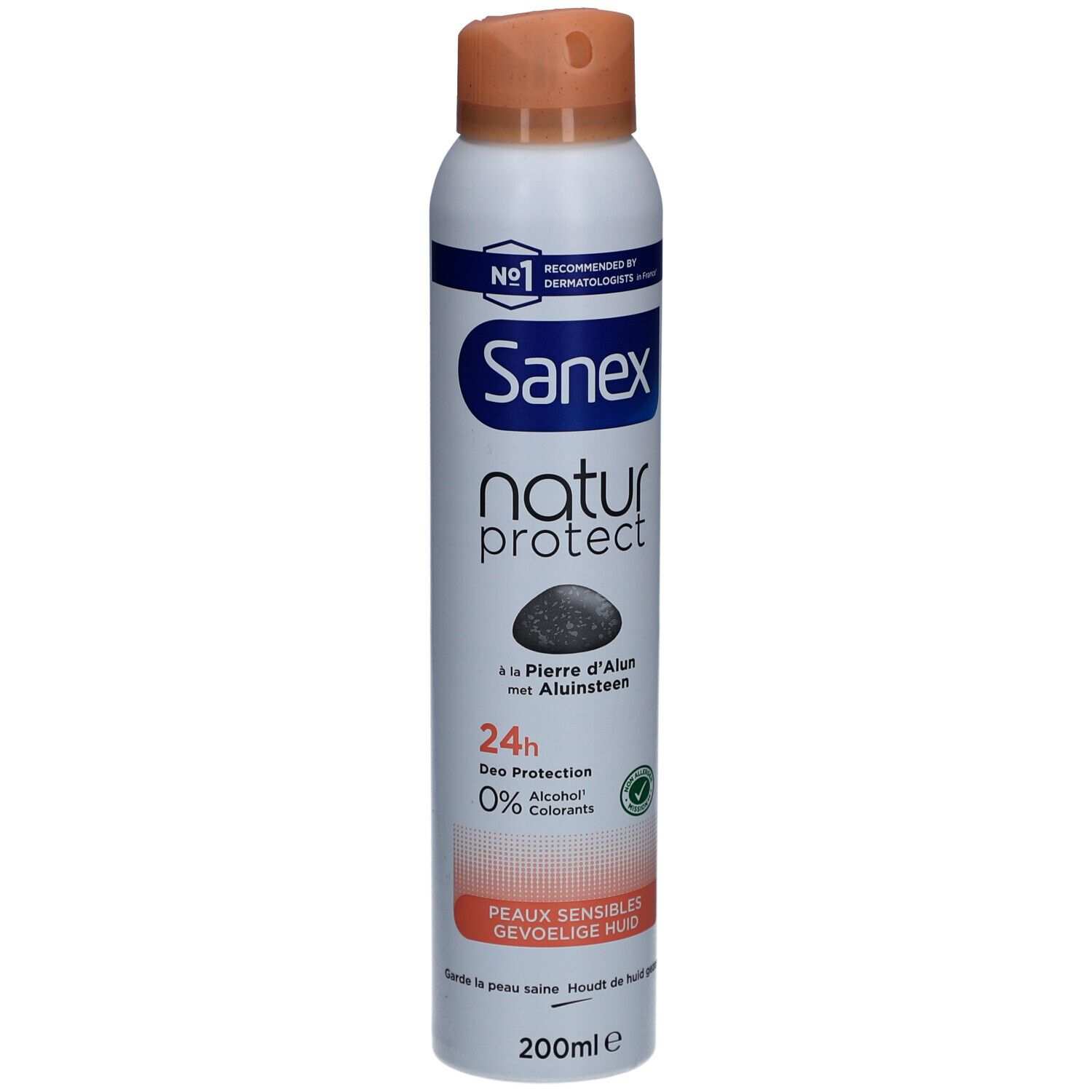 Spray déodorant avec tête de pulvérisation. Boîtier blanc avec lettrage bleu et orange. Texte : Sanex natur protect, 24h Deo Protection.