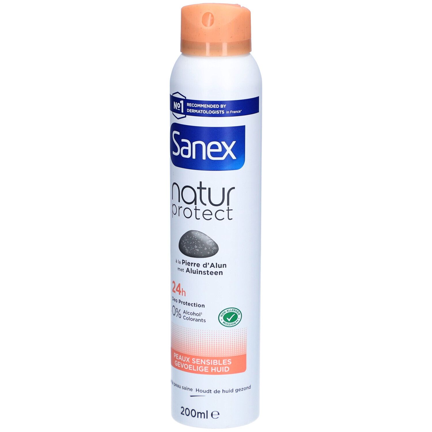 Spray déodorant avec tête de pulvérisation. Boîtier blanc avec lettrage bleu et orange. Texte : Sanex natur protect, 24h Deo Protection.