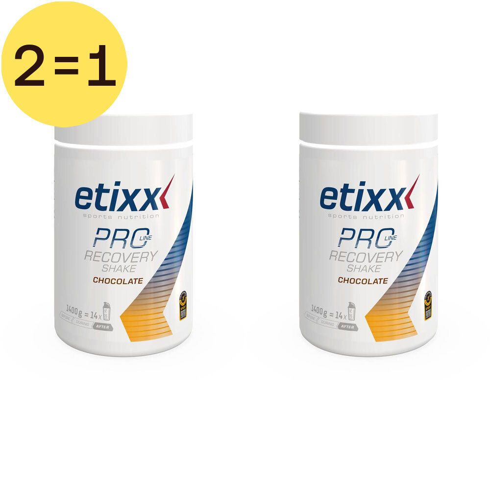 Twee potten Etixx Pro Line Recovery Shake Chocolat. Witte containers met blauwe en gele graphics. Opschrift '2=1'.