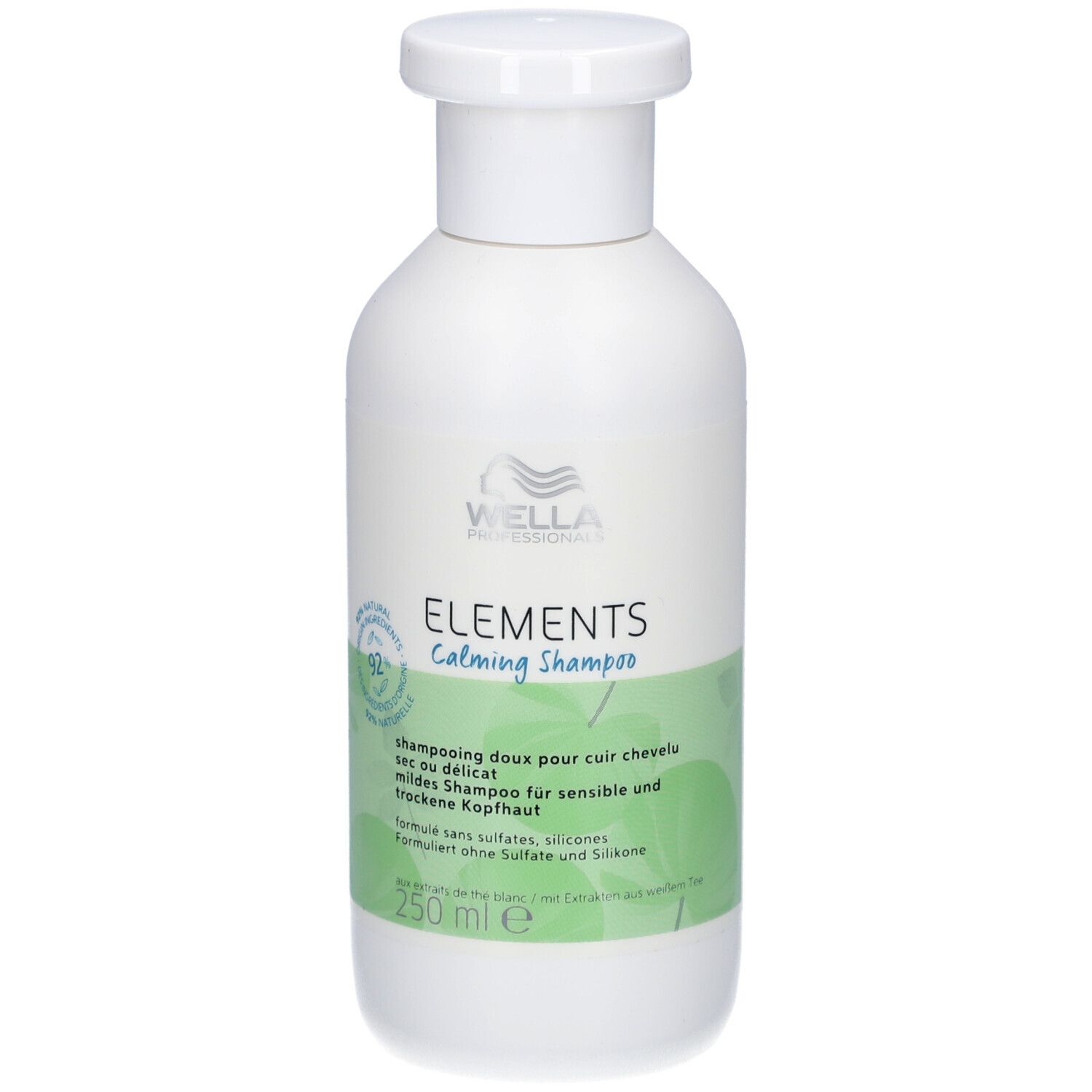 Weiße Shampoo-Flasche mit grünem Etikett. Aufschrift: Wella Elements Calming Shampoo. 250 ml.