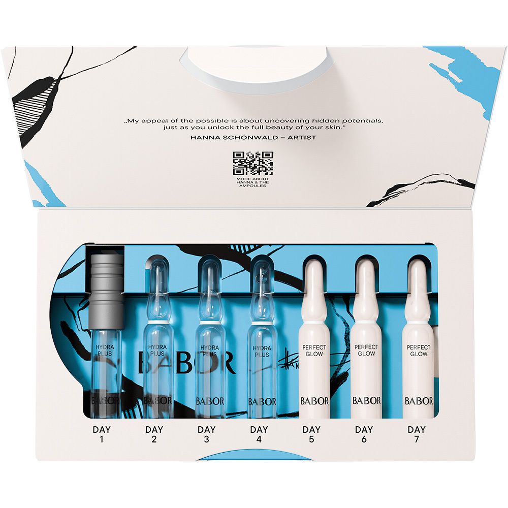 Open productverpakking met ampullen. 7 ampullen in houder. Tekst: Babor, Hydra Plus, Perfect Glow.