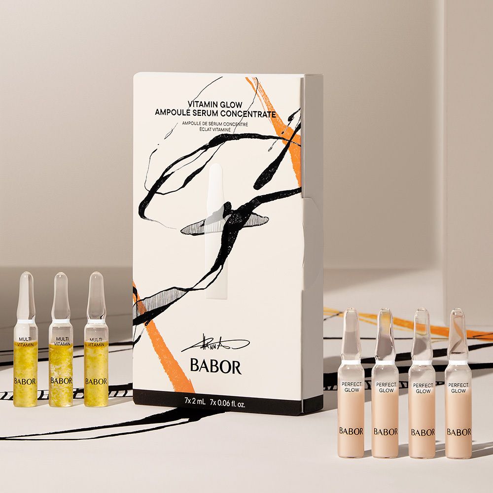 Babor Vitamin Glow Ampullen-Set. Rückseite der Kartonverpackung mit Anwendungshinweisen und Produktinformationen.