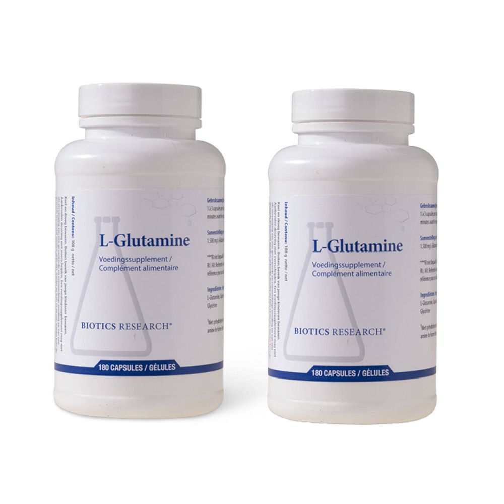 Twee witte flessen met etiketten. Opschrift: L-Glutamine, Voedingssupplement/Complément alimentaire, Biotics Research. 180 capsules.