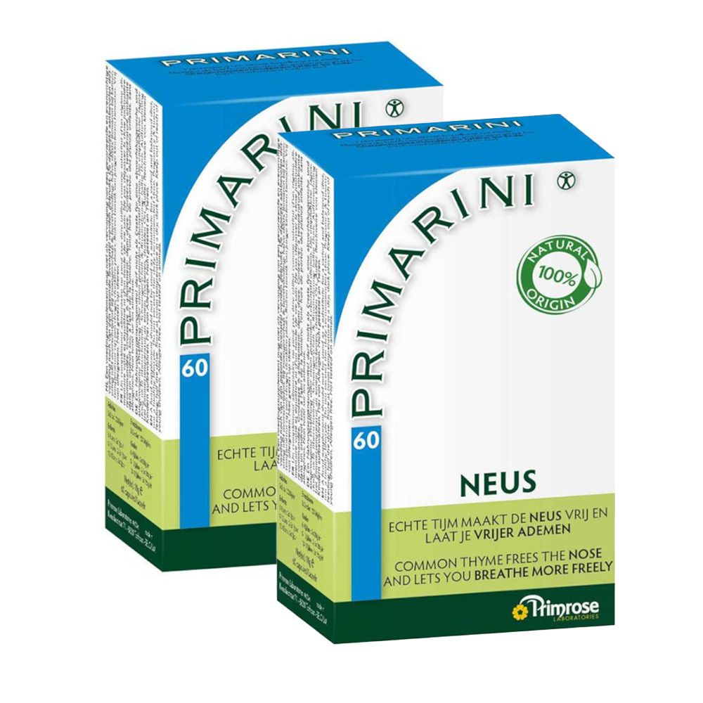Deux boîtes bleues avec "PRIMARINI" et "60". Une boîte affiche "NEUS" et un sceau vert "NATURAL 100% ORIGIN".