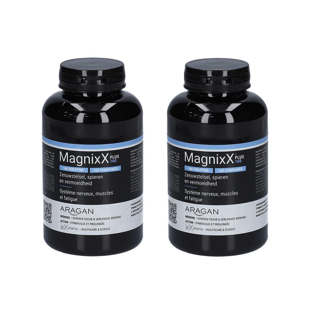 Deux flacons noirs de MagnixX Plus. Les étiquettes présentent des informations en plusieurs langues, dont le français.
