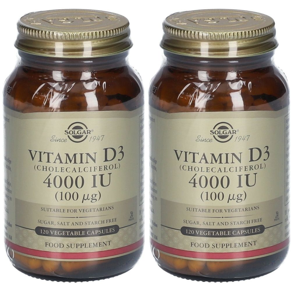 Deux flacons en verre brun avec des couvercles dorés. Les étiquettes indiquent "Vitamin D3 4000 IU" et "Solgar".