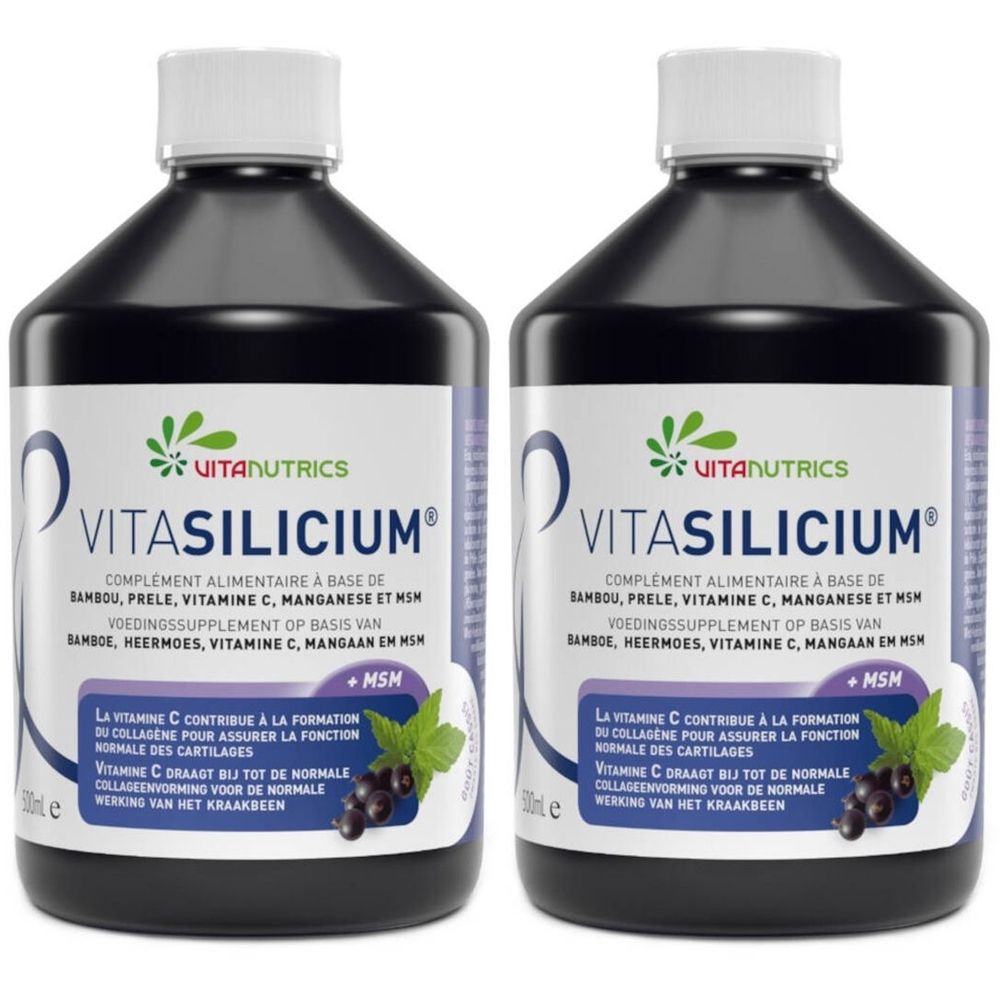 Twee flessen Vitanutrics VitaSilicium. Zwarte vloeistof in flessen met wit etiket. Opschrift: VitaSilicium, voedingssupplement.