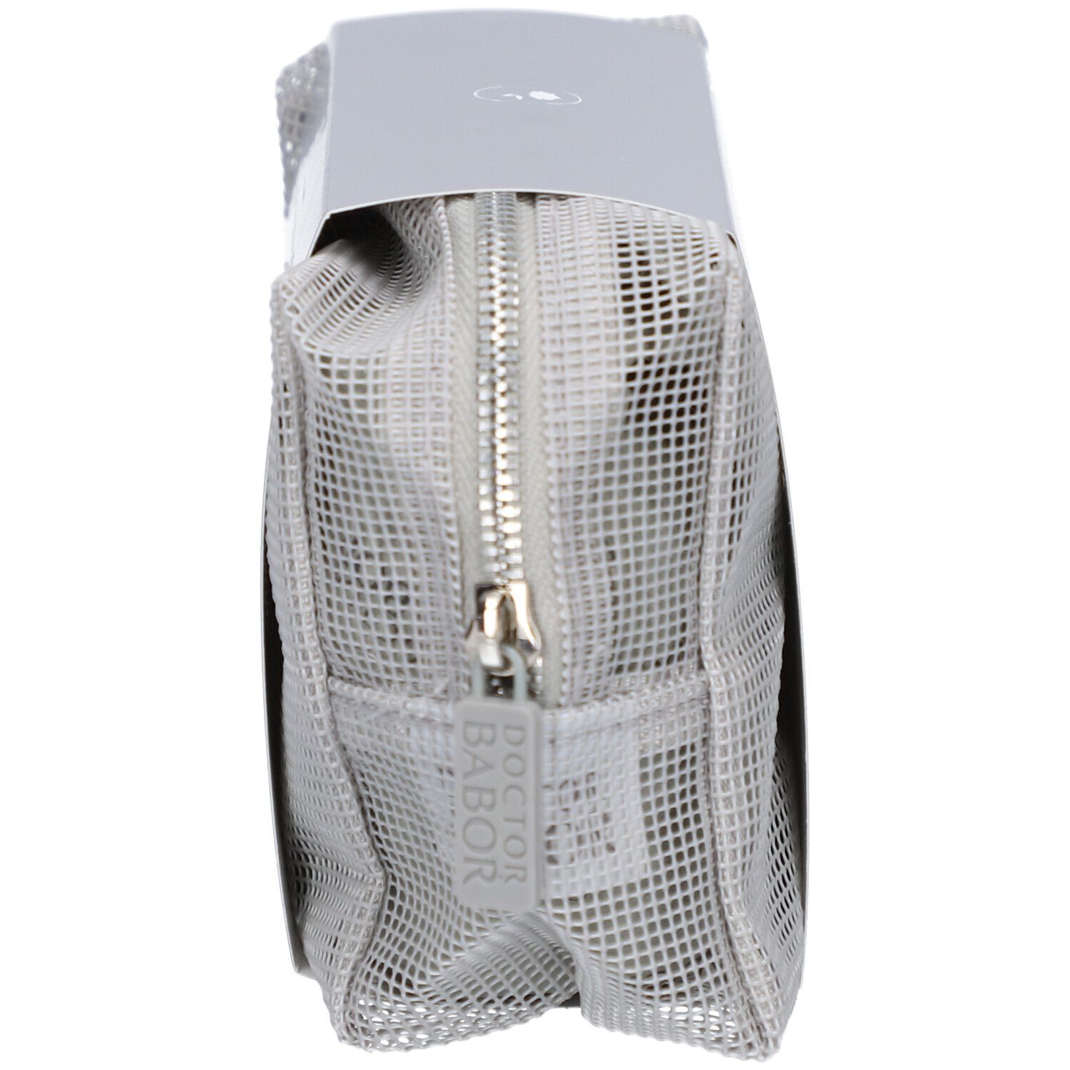 Graue Kosmetiktasche mit Reißverschluss. Mesh-Gewebe. Auf der Tasche steht Doctor Babor.