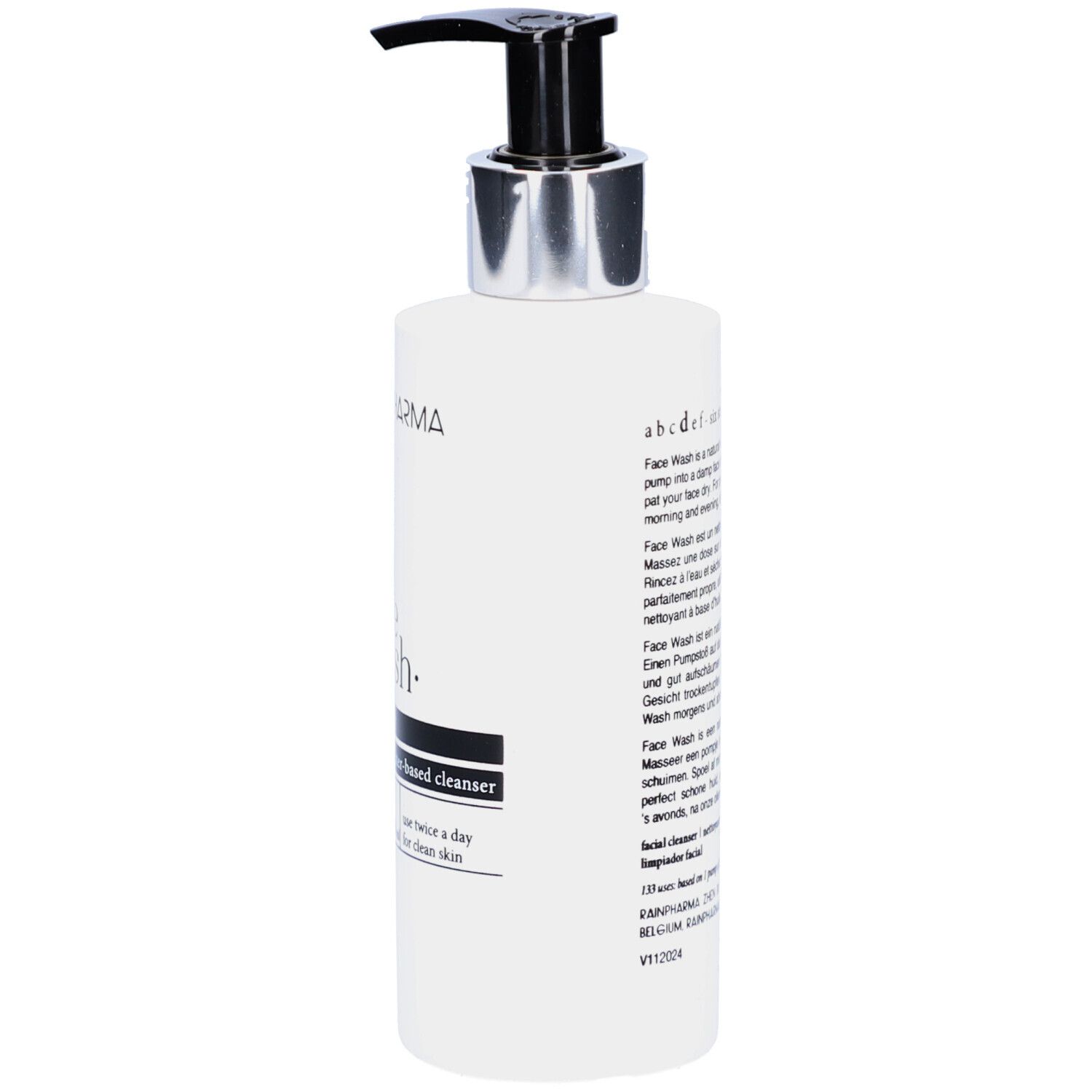 Weiße Flasche mit schwarzem Pumpkopf. Aufschrift: RAINPHARMA, face wash, abcdef, natural water-based cleanser. 200 ml.