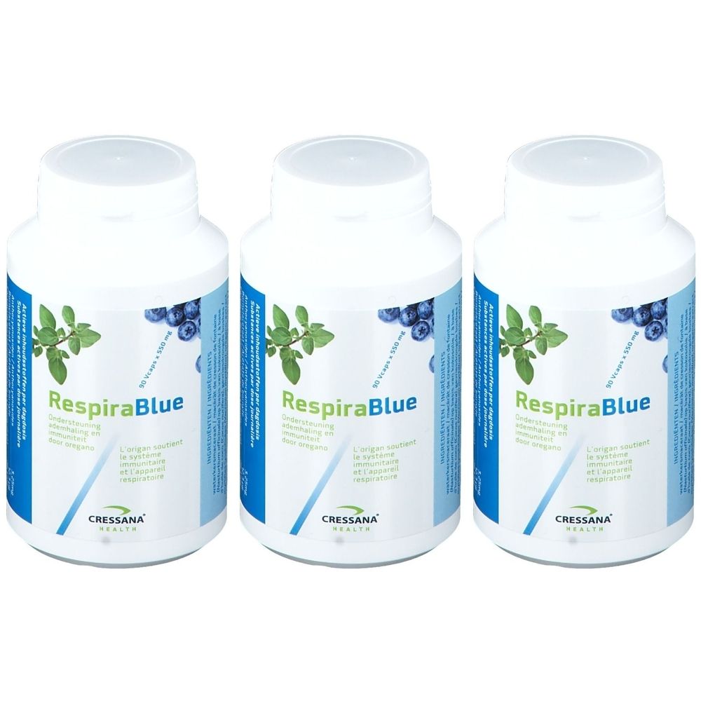 Drie witte flessen met blauw etiket. Opschrift: Respirablue. Illustratie van bladeren en bosbessen. Merk: Cressana Health.