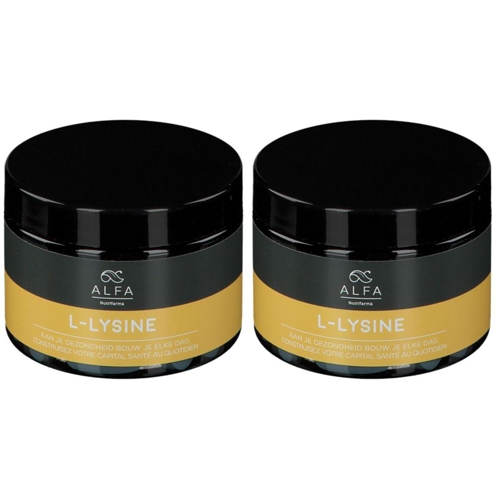 Twee zwarte potten met geel etiket. Opschrift: ALFA L-LYSINE. Zwart deksel. Logo linksboven.