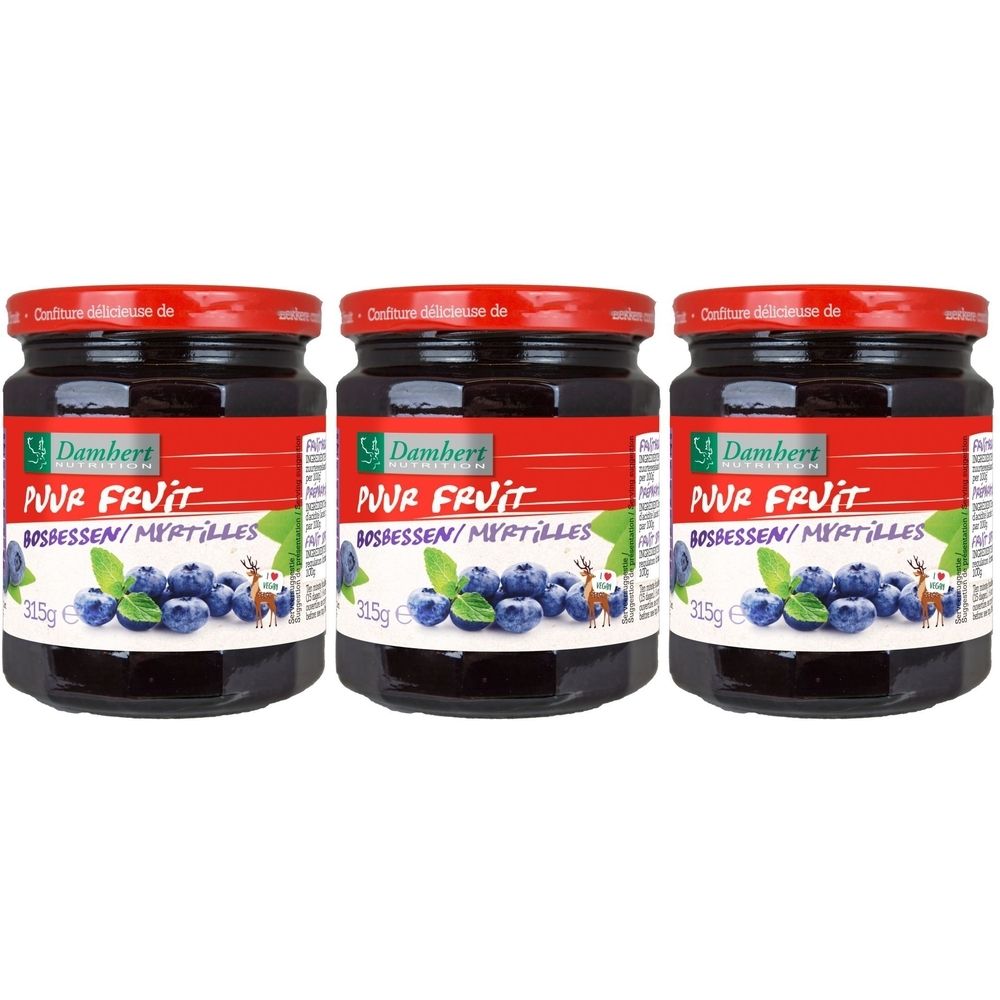 Drie potten bosbessenconfituur. Rode deksel, zwarte pot. Opschrift: Damhert, PUUR FRUIT, BOSBESSEN/MYRTILLES. 315g.