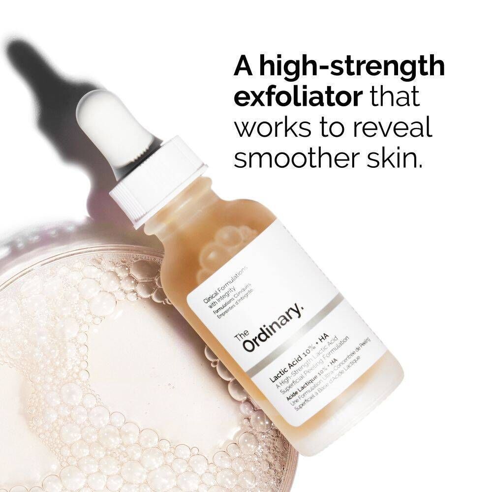 Flasche mit Pipette. Aufschrift: Lactic Acid 10% + HA. Marke: The Ordinary. Text: A high-strength exfoliator.