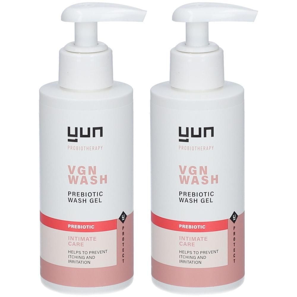 Zwei weiße Flaschen mit Pumpverschluss. Aufschrift: YUN, VGN WASH, Prebiotic Wash Gel, Intimate Care. Roter Streifen.