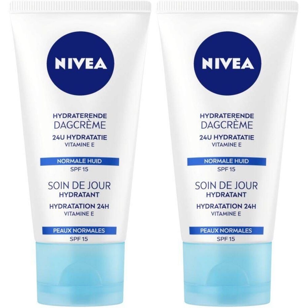 Twee witte tubes Nivea dagcrème voor normale huid met blauwe dop.