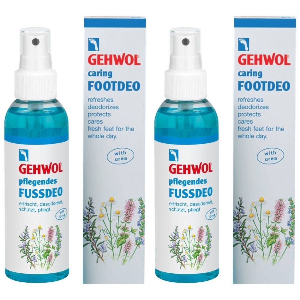 Twee flessen Gehwol voetdeodorant met verstuiver en verpakking. Blauwe vloeistof, witte verstuiver, witte verpakking met logo en tekst.