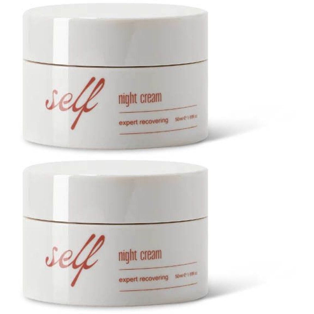 Deux pots crème avec couvercles. Inscription "self night cream expert recovering".