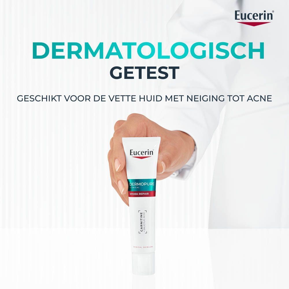 Hand met tube. Tekst: Zonder parfum. Niet comedogeen. Ook geschikt voor de zeer gevoelige huid.