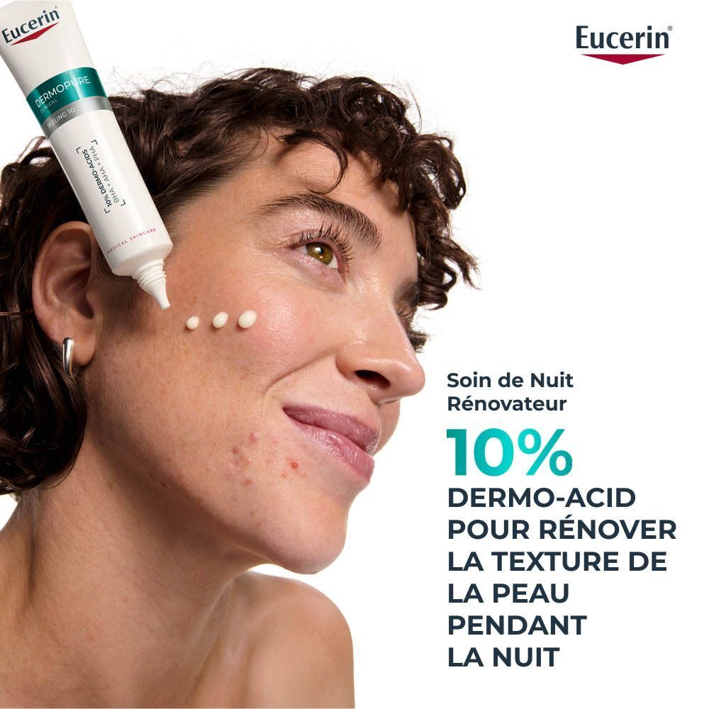 Femme avec acné. Application d'Eucerin Dermopure Clinical Peeling 10. Texte : 10% d'acide dermo pour renouveler la peau.
