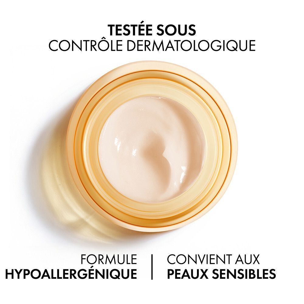 Vue de dessus de la crème. Texte : Hypoallergénique, convient aux peaux sensibles. Testé sous contrôle dermatologique.