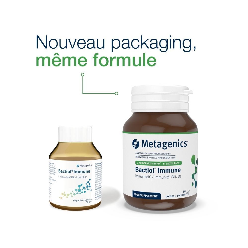 Comparaison d'emballages: petit et grand flacon Bactiol Immune. Inscription: Metagenics. Complément alimentaire.