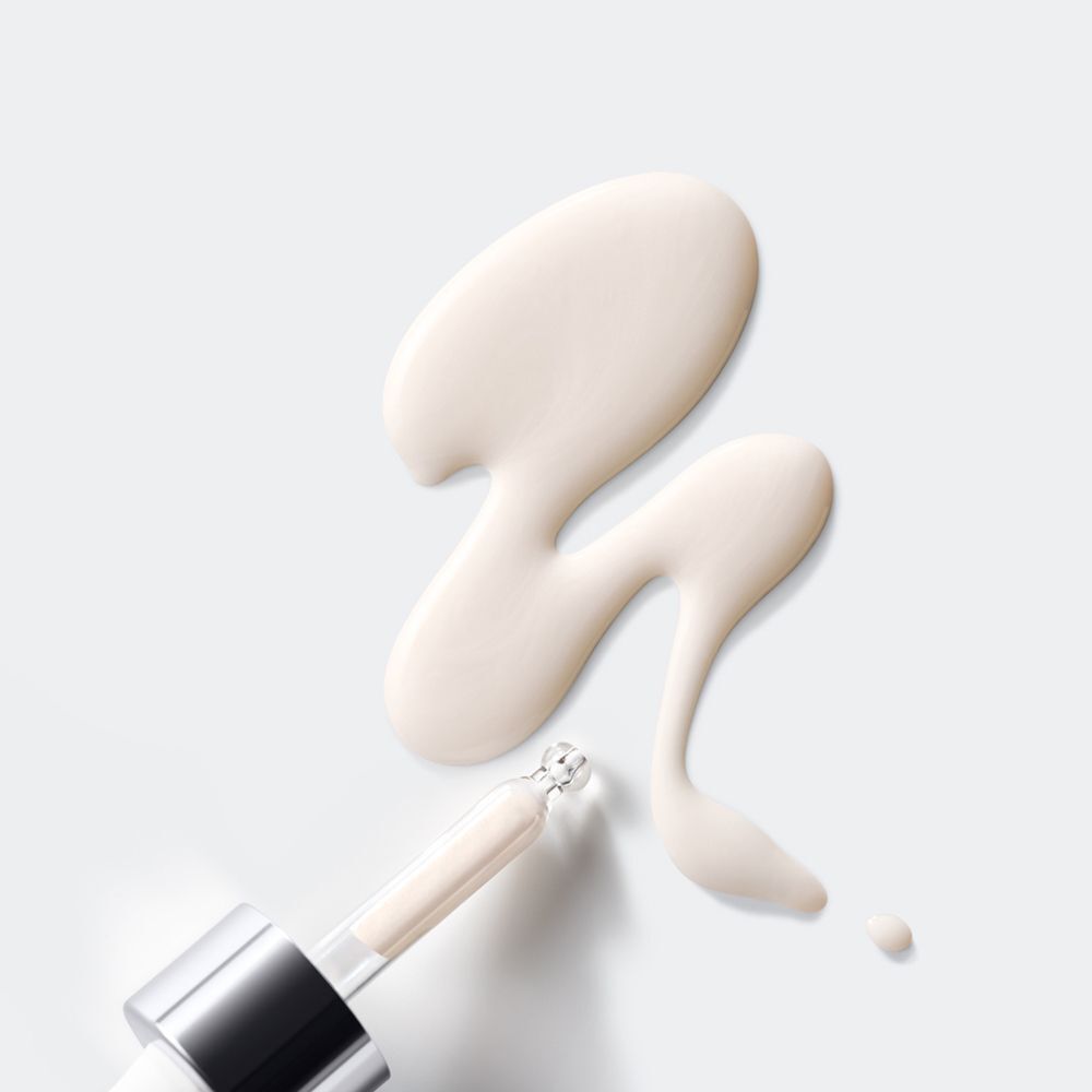Clinique Moisture Surge Active Glow Serum auf weißem Hintergrund.