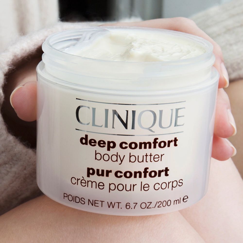 Ein Clinique Deep Comfort Body Butter Behälter mit 200 ml Inhalt.