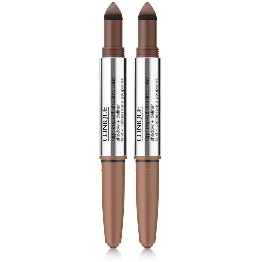 Zwei Clinique High Impact Shadow Play Stifte in Braun- und Nude-Tönen.
