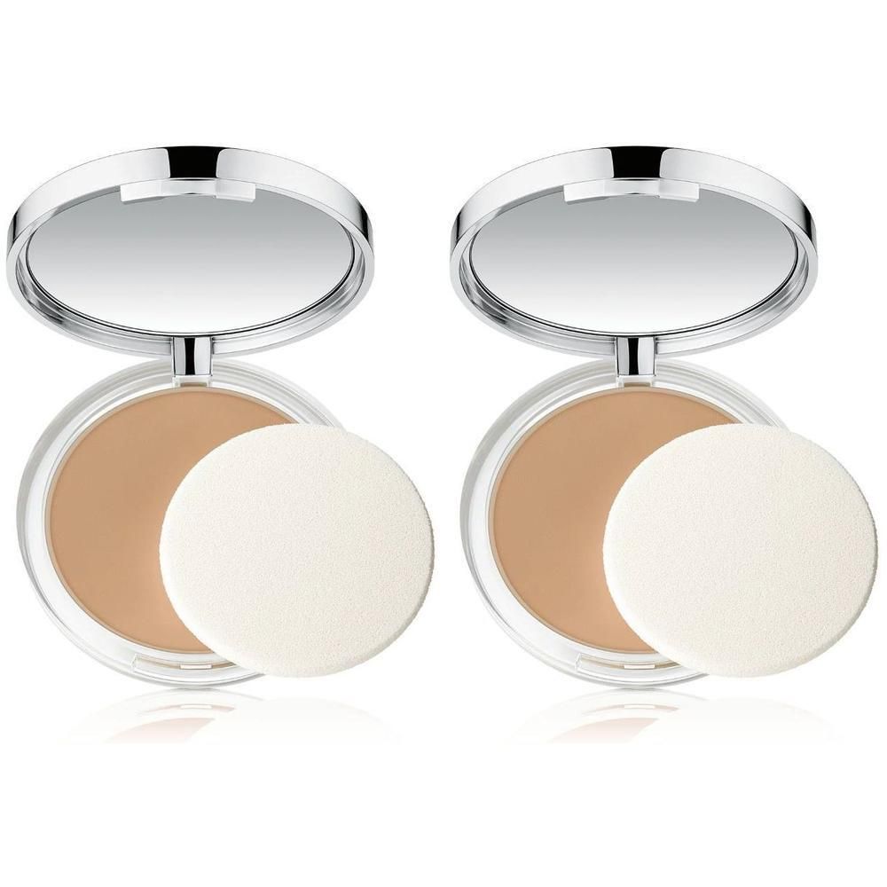 Zwei Clinique Fast Puder-Makeups geöffnet, mit Spiegel und Schwämmchen, Farbe 03 Medium.