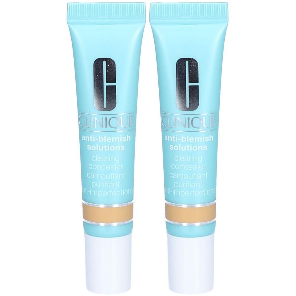 Zwei Clinique Anti-Blemish Solutions Klärende Abdeckstifte in Hellblau mit weißem Verschluss und beigem Applikator.