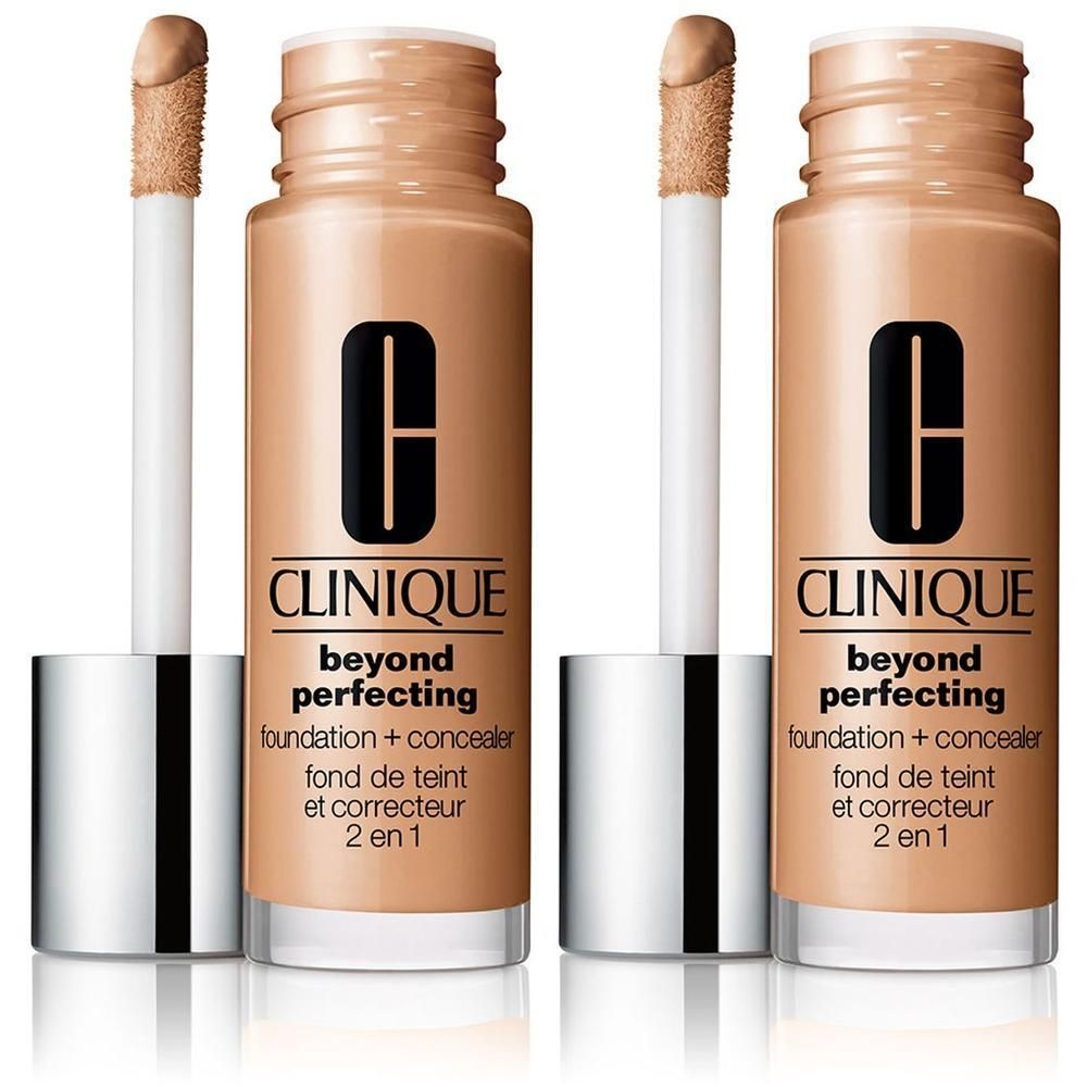 Zwei Flaschen Clinique Beyond Perfection Make-Up mit Applikatoren.
