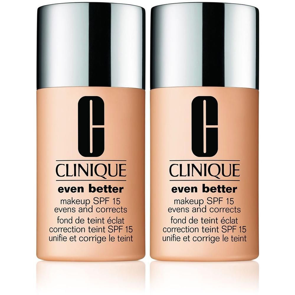 Zwei Flaschen CLINIQUE Even Better Makeup SPF 15 in hellem Beige.