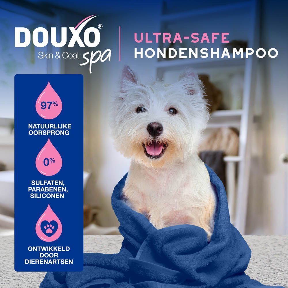 DOUXO® Skin & Coat Spa hondenshampoo met pompfles. 97% natuurlijke oorsprong, vrij van sulfaten, parabenen, siliconen.
