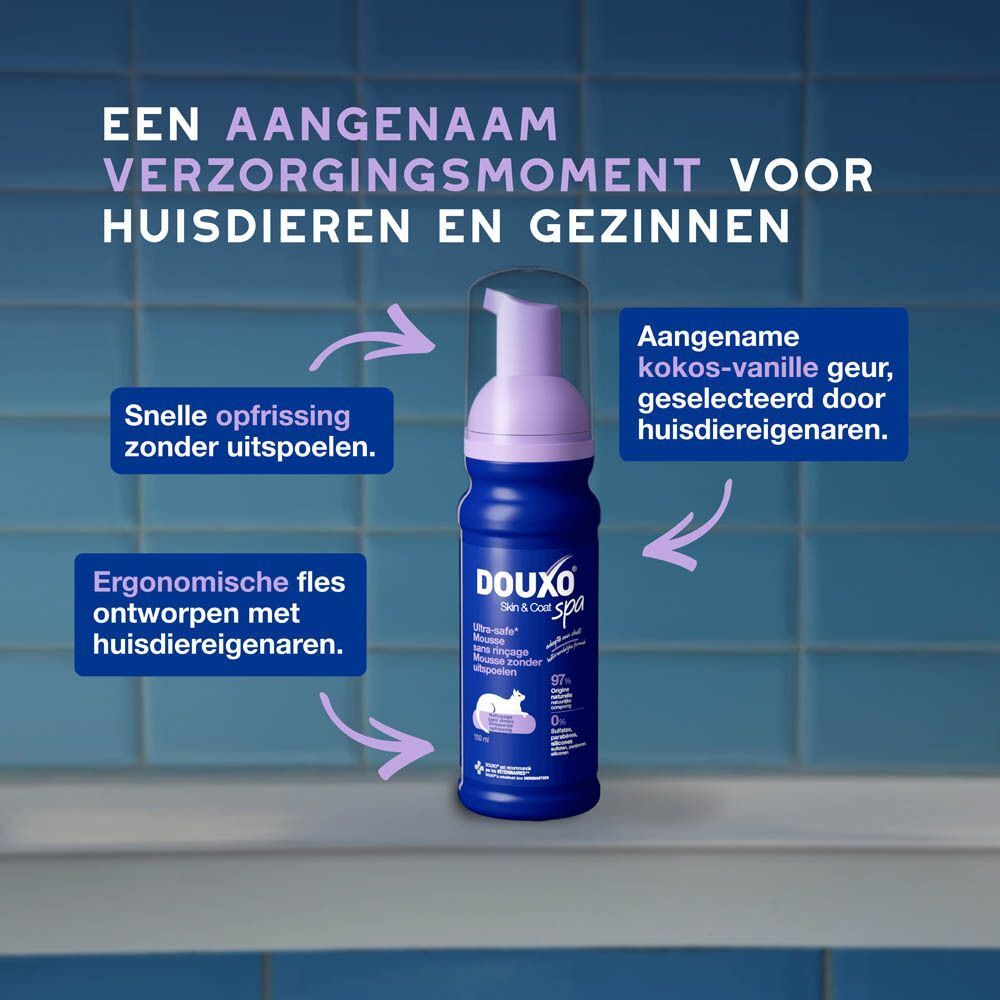 Drie flessen DOUXO shampoo, voor honden en katten.