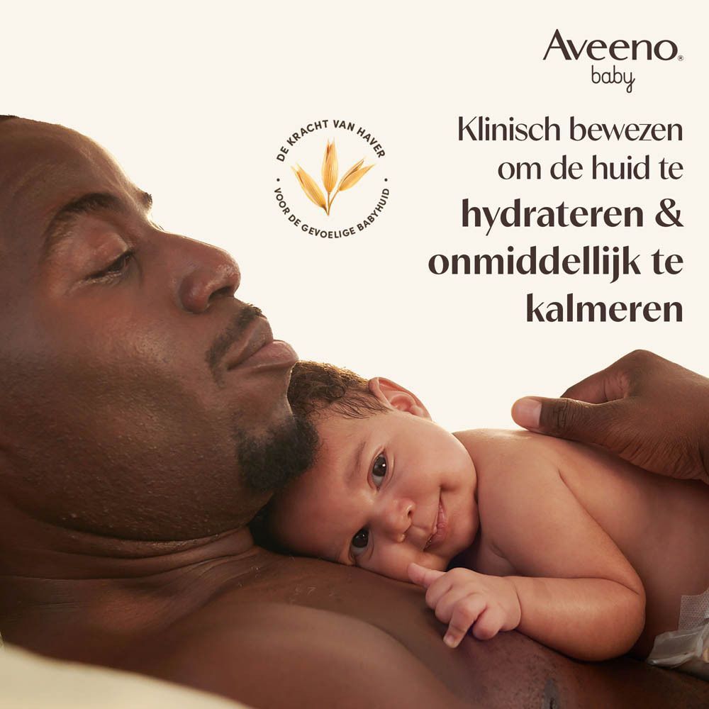 Vader en baby knuffelen. Aveeno Baby Dermexa.