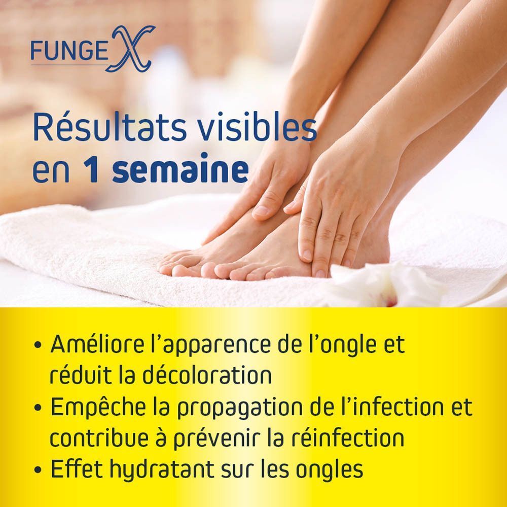 Mains et pieds aux ongles soignés, à côté de la boîte de patchs FungeX pour mycose des ongles.