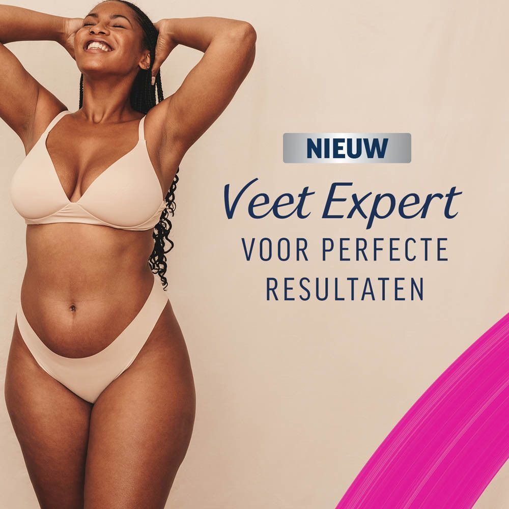 Vrouw met een gloeiende huid die een lichte textuur laat zien.