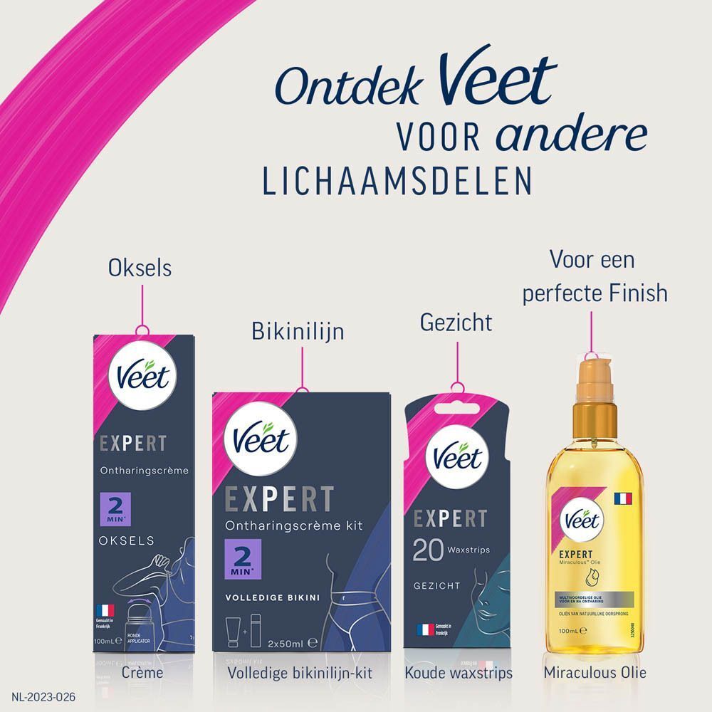 Close-up van een vrouw met een gloeiende huid die een lichte textuur laat zien.