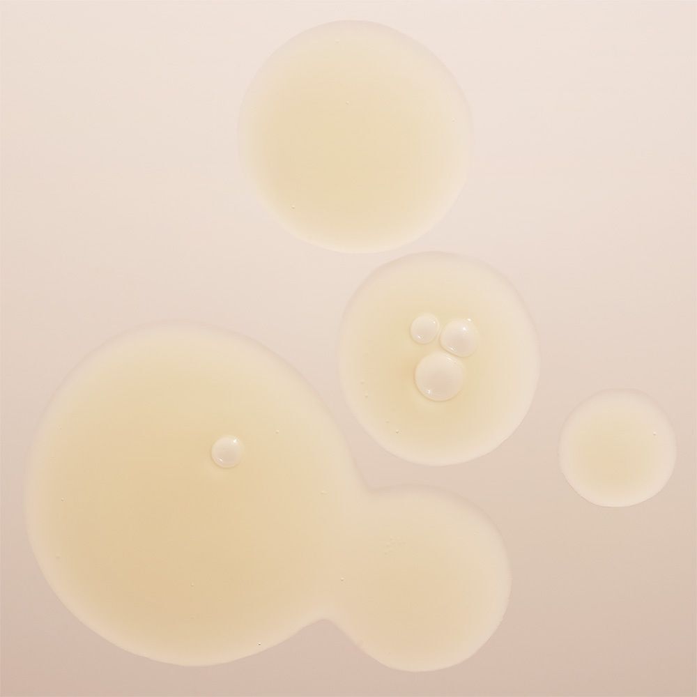 Gouttes de sérum BABOR Active Purifier sur fond clair.