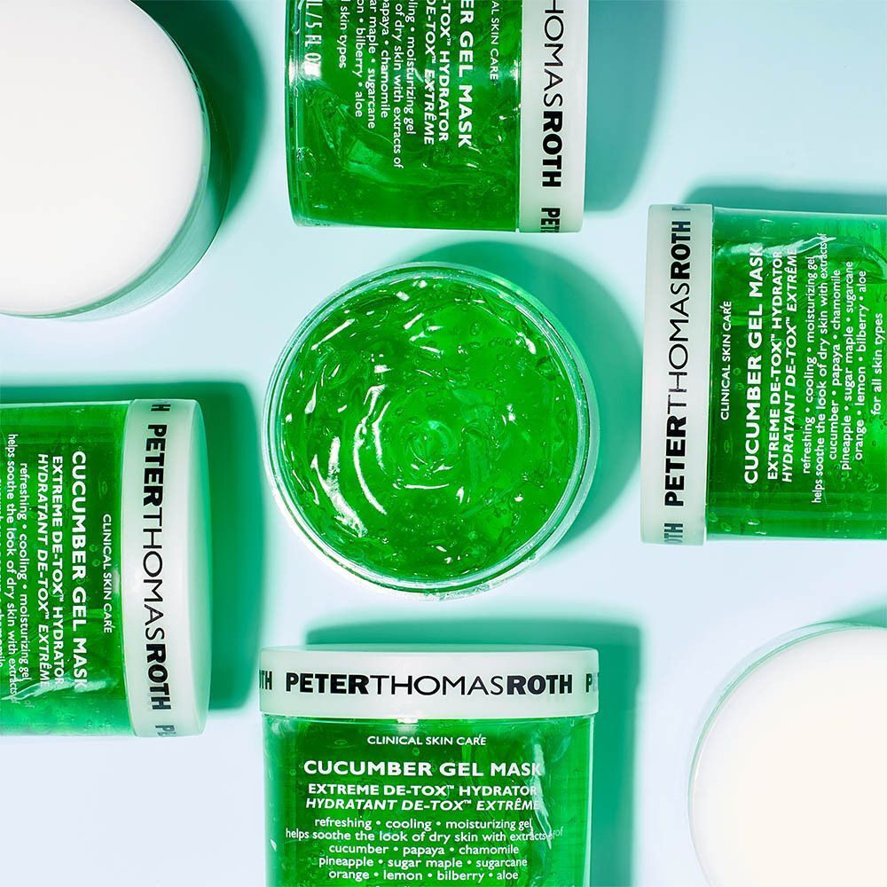 Meerdere Peter Thomas Roth Cucumber Gel Mask potten, sommige open.